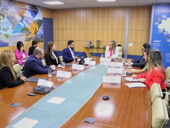 Amazonas articula investimentos para Festival de Parintins, em Brasília