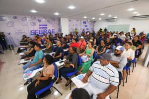Em Manacapuru, Governo do Amazonas qualifica turismo e implanta ferramenta de informações turísticas