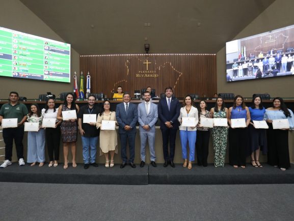 No Dia do Turismo, Amazonastur é homenageada na Aleam