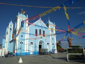 Borba atrai turistas com piscinas naturais e festa religiosa