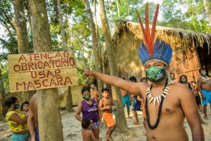 Imagem da notícia - Amazonastur entrega máscaras e álcool para comunidades indígenas que começam a receber turistas
