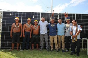 Imagem da notícia - Brilha Amazonas: Wilson Lima entrega placas de energia solar a comunidades indígenas do Rio Negro