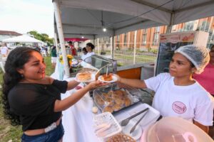 Imagem da notícia - Festival de Parintins 2024: Praça Gastronômica chega à segunda edição com nova estrutura e localização mais acessível