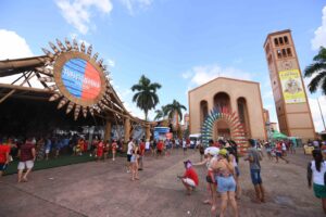 Imagem da notícia - Festival de Parintins 2024: Turistódromo reúne de forma gratuita os principais serviços de atendimento aos visitantes