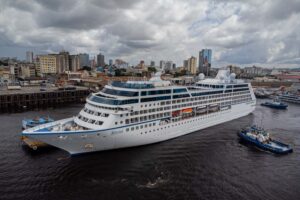 Imagem da notícia - Temporada de Cruzeiro: primeiro navio do ano chega ao Amazonas trazendo 1,2 mil turistas