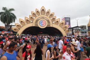 Imagem da notícia - Realizado pelo Governo do Amazonas, Festival de Parintins 2025 registra recorde de público, com mais de 120 mil visitantes
