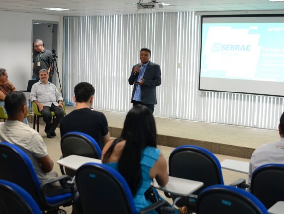 Amazonastur apoia seminário e reforça qualificação do turismo no Amazonas